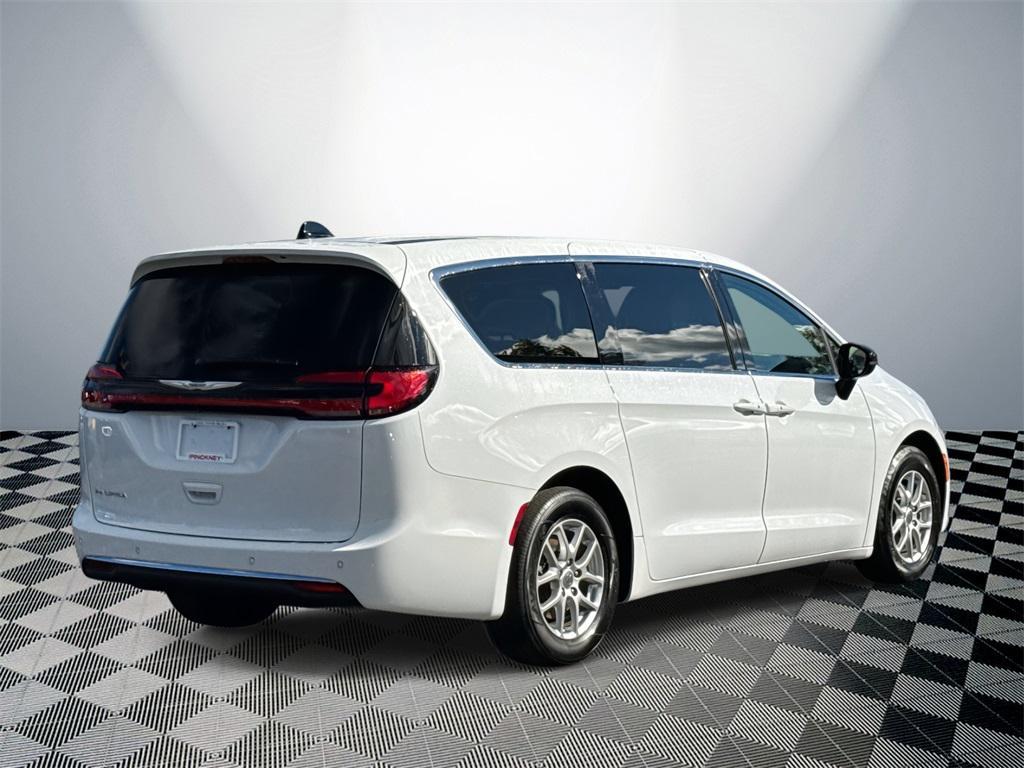 used 2024 Chrysler Pacifica car, priced at $33,000