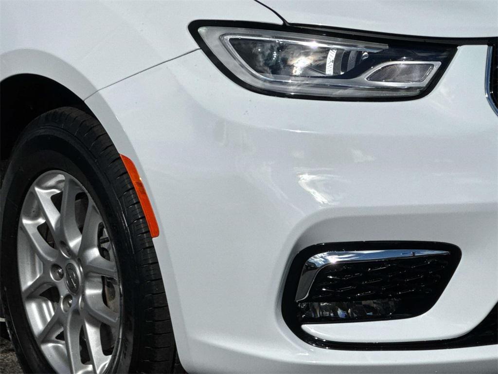 used 2024 Chrysler Pacifica car, priced at $33,000