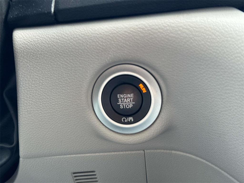 used 2024 Chrysler Pacifica car, priced at $33,000