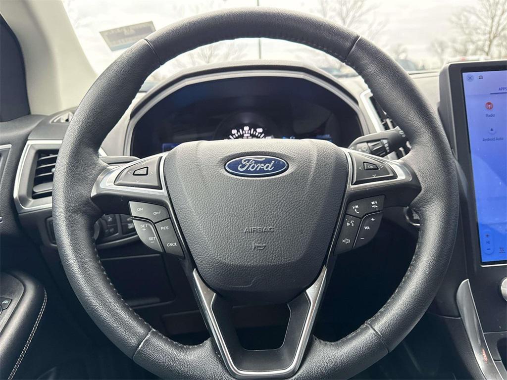 used 2024 Ford Edge car, priced at $25,800