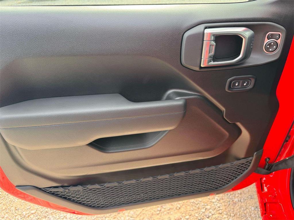 new 2026 Jeep Wrangler car, priced at $45,354