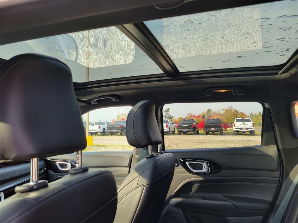 new 2025 Jeep Compass car, priced at $35,223