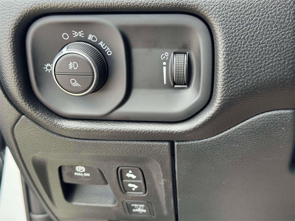 new 2025 Ram 1500 car, priced at $53,247