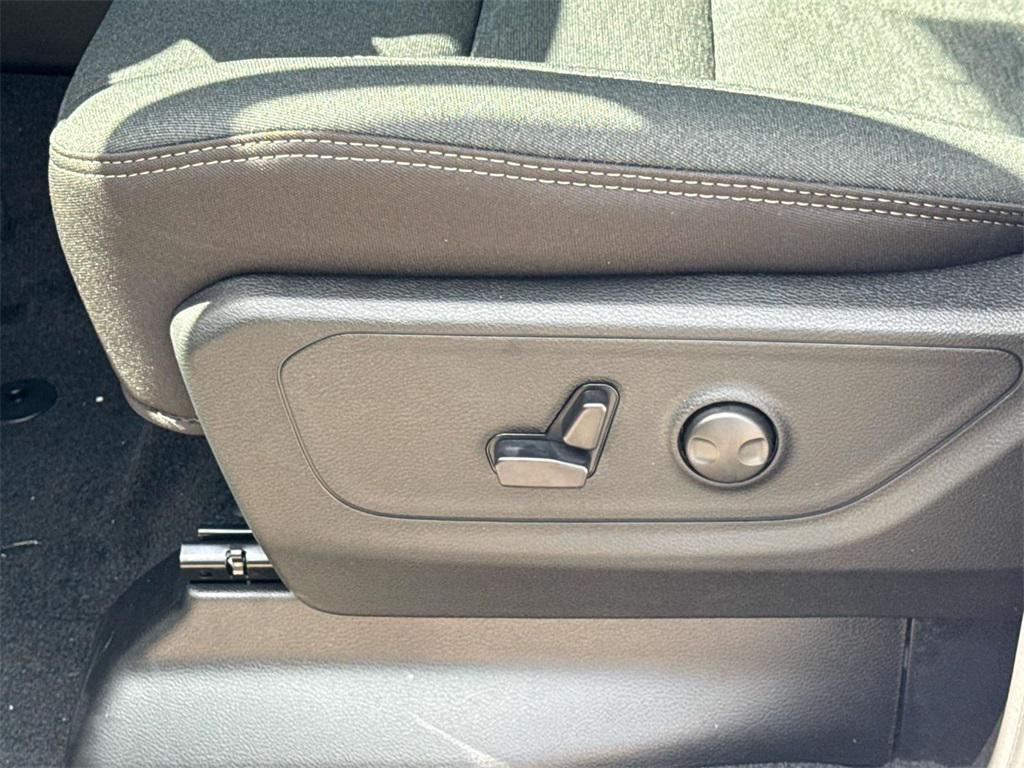 new 2025 Ram 1500 car, priced at $53,247