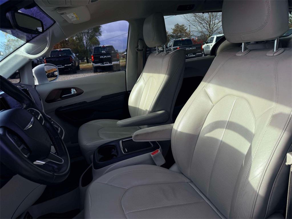 used 2017 Chrysler Pacifica car, priced at $10,800