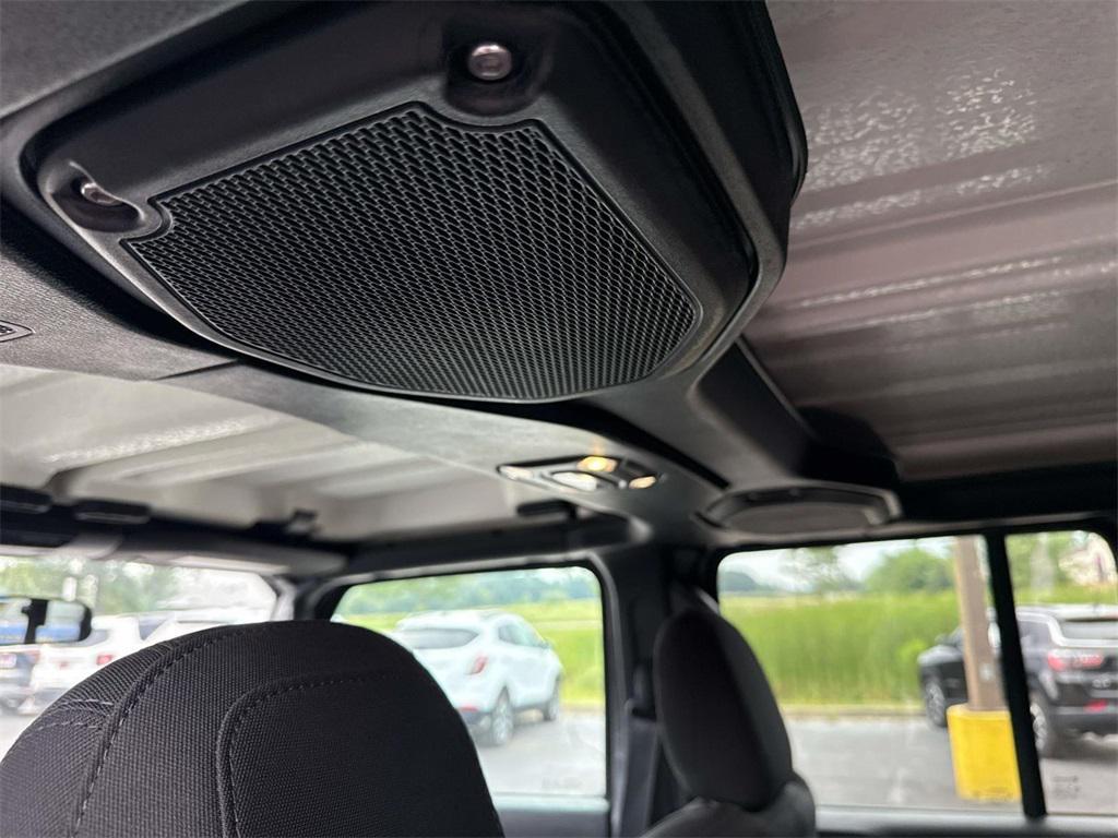 used 2021 Jeep Gladiator car, priced at $29,200