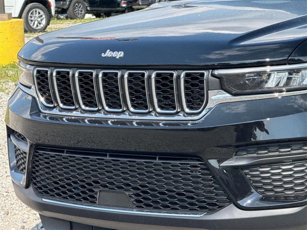 new 2025 Jeep Grand Cherokee car, priced at $42,168