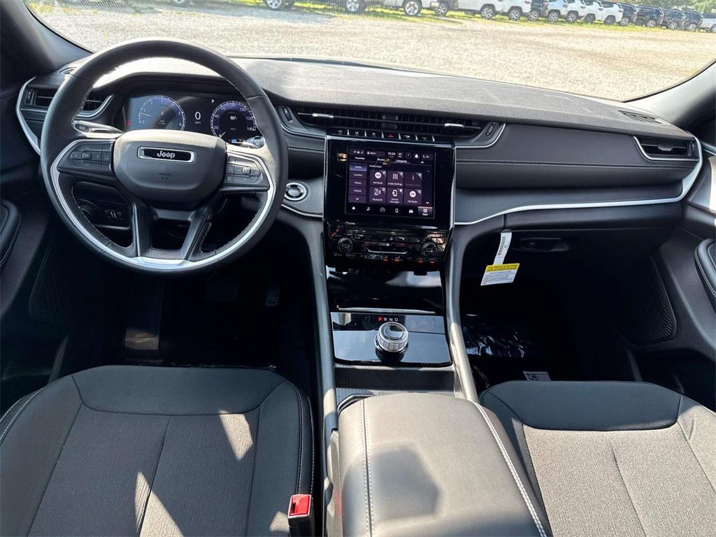 new 2025 Jeep Grand Cherokee car, priced at $42,168