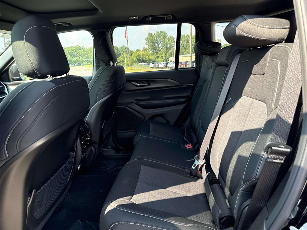 new 2025 Jeep Grand Cherokee car, priced at $42,168