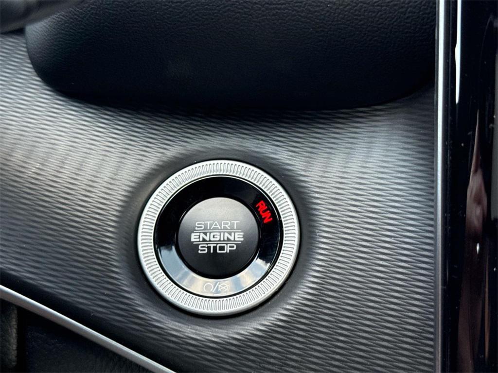 new 2025 Jeep Grand Cherokee car, priced at $42,168