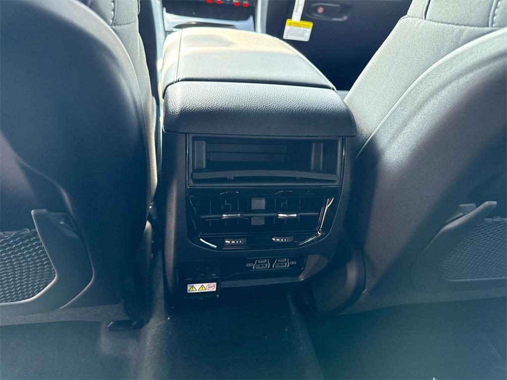 new 2025 Jeep Grand Cherokee car, priced at $42,168