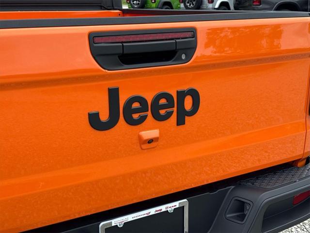 new 2025 Jeep Gladiator car, priced at $42,758