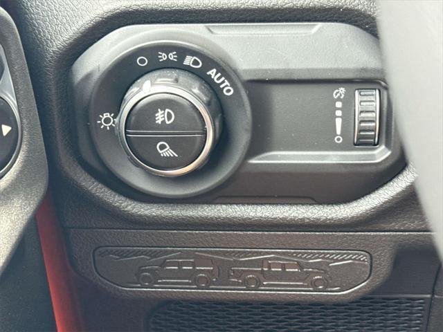 new 2025 Jeep Gladiator car, priced at $42,758