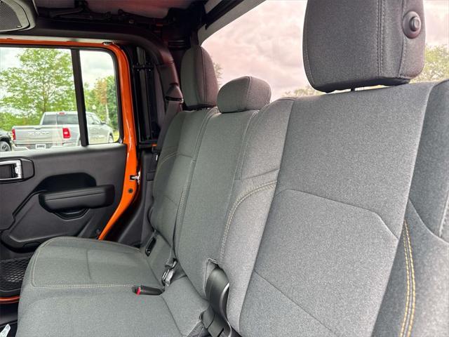 new 2025 Jeep Gladiator car, priced at $42,758