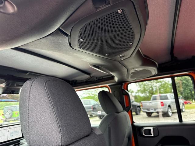 new 2025 Jeep Gladiator car, priced at $42,758
