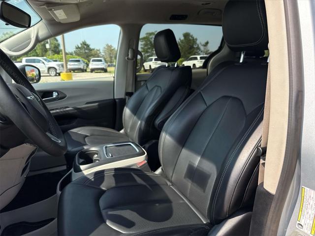 used 2023 Chrysler Pacifica Hybrid car, priced at $25,000