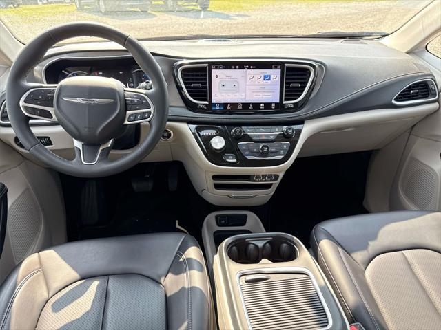 used 2023 Chrysler Pacifica Hybrid car, priced at $25,000