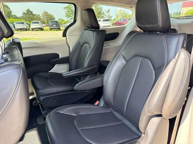 used 2023 Chrysler Pacifica Hybrid car, priced at $25,000