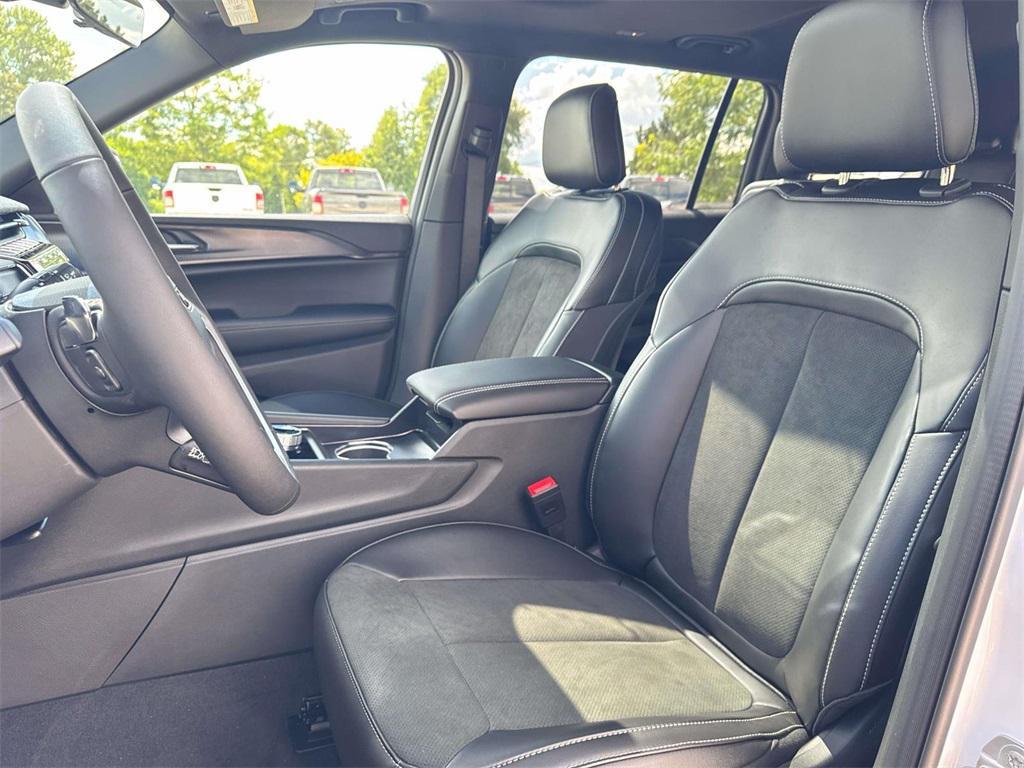 new 2025 Jeep Grand Cherokee L car, priced at $46,350