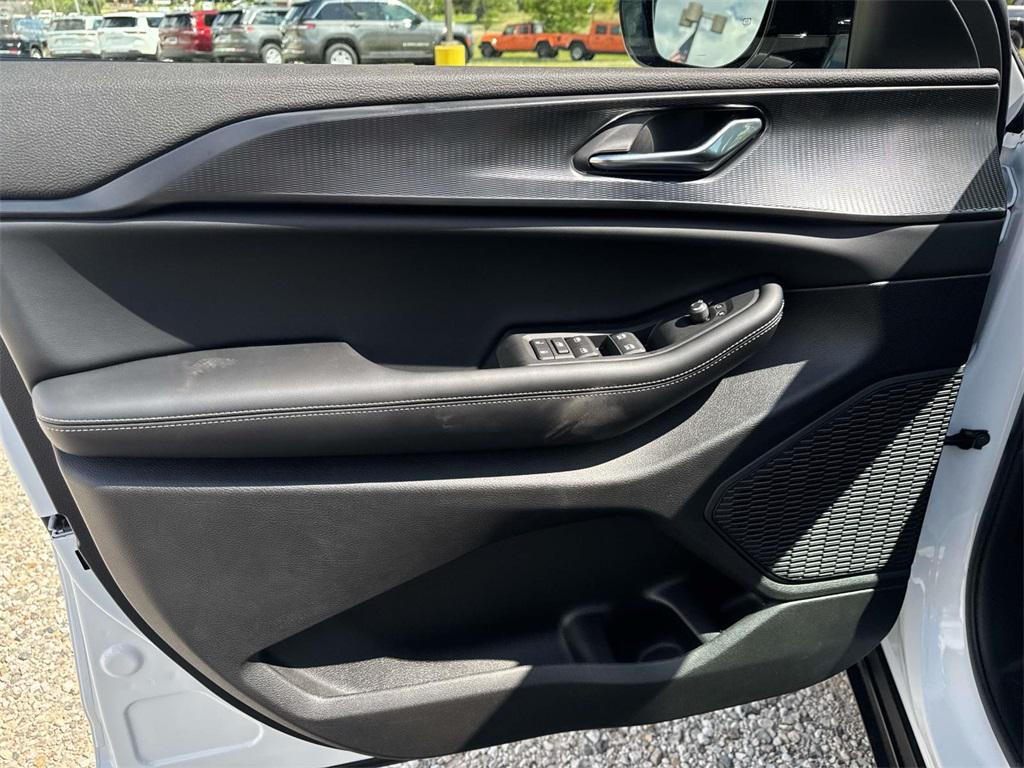 new 2025 Jeep Grand Cherokee L car, priced at $46,350