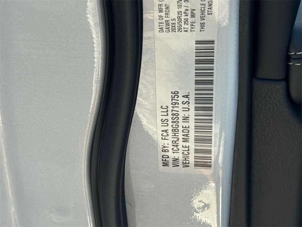 new 2025 Jeep Grand Cherokee car, priced at $52,438