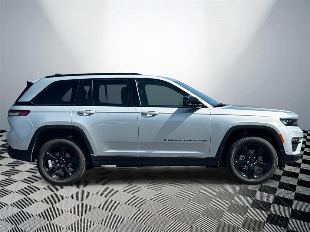 new 2025 Jeep Grand Cherokee car, priced at $52,438
