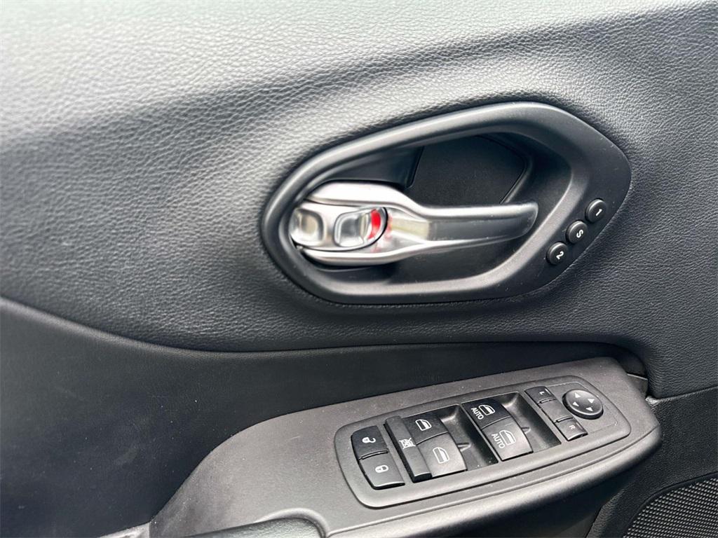 used 2019 Jeep Cherokee car, priced at $13,500