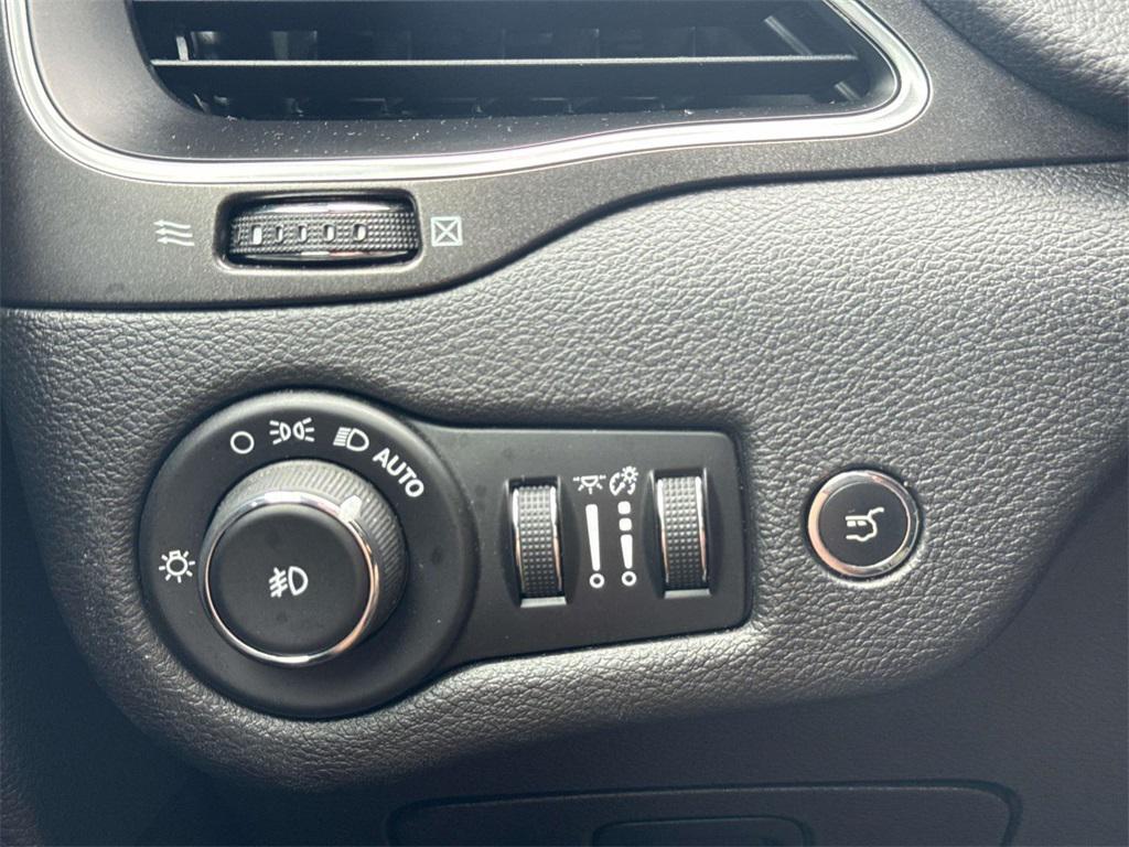 used 2019 Jeep Cherokee car, priced at $13,500
