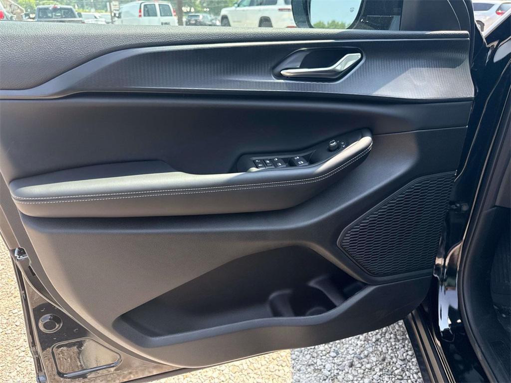new 2025 Jeep Grand Cherokee L car, priced at $46,859