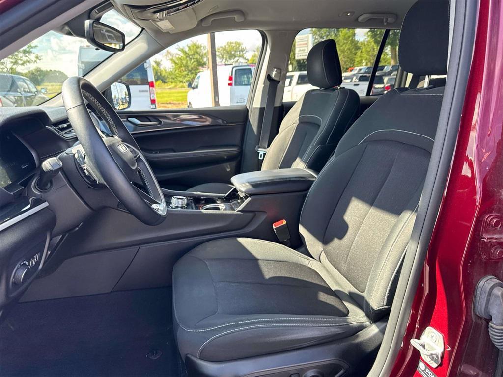 used 2022 Jeep Grand Cherokee car, priced at $28,200