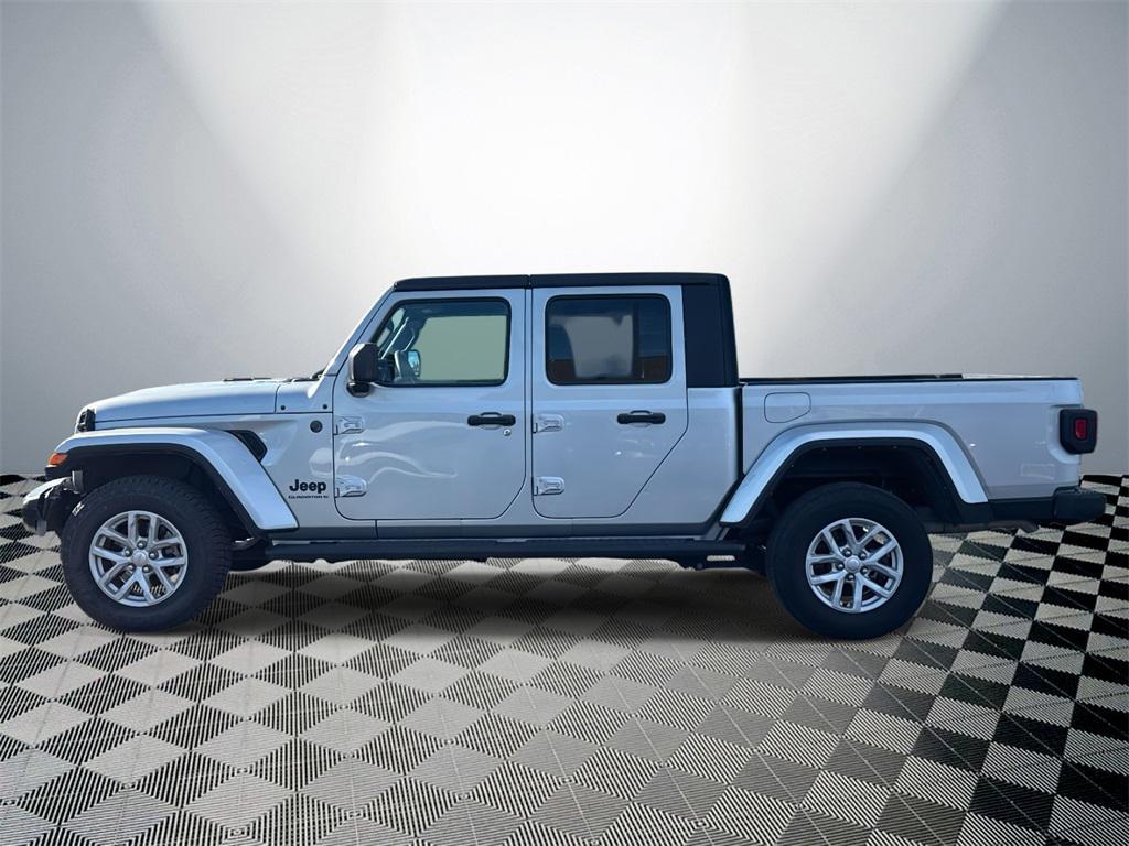used 2023 Jeep Gladiator car, priced at $28,500