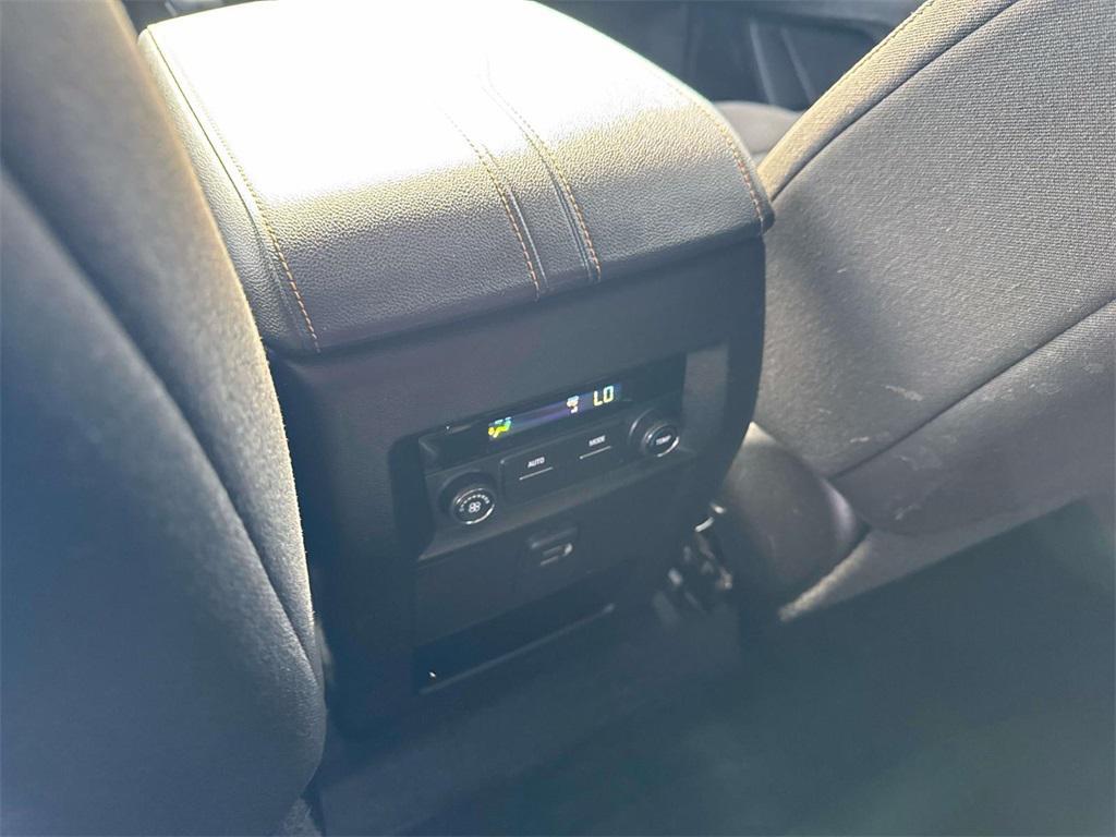 used 2021 Chevrolet Traverse car, priced at $17,995