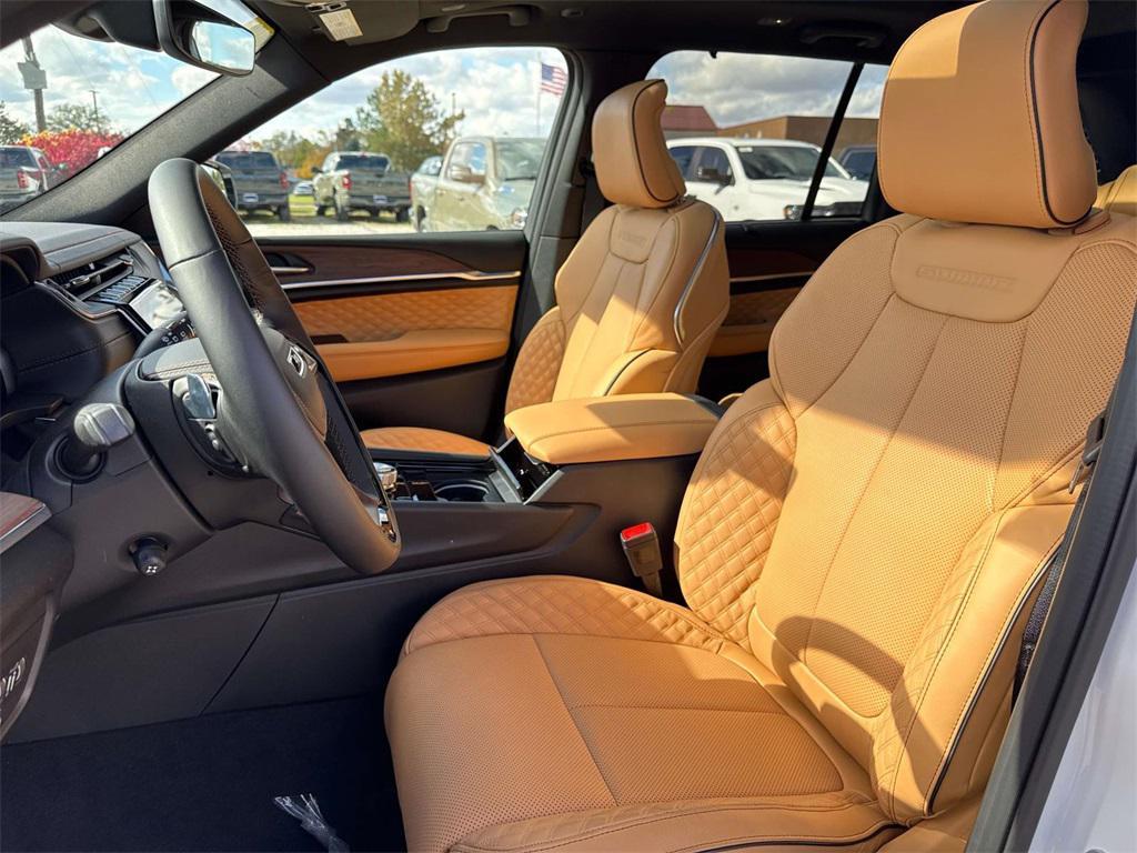 new 2025 Jeep Grand Cherokee car, priced at $59,861