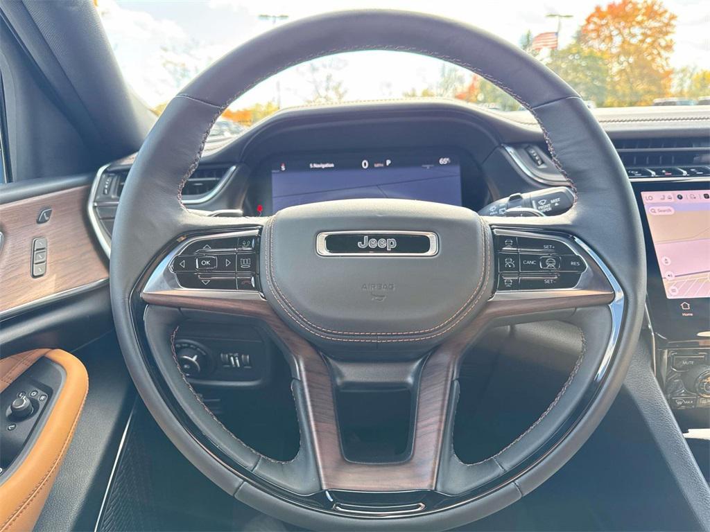 new 2025 Jeep Grand Cherokee car, priced at $59,861
