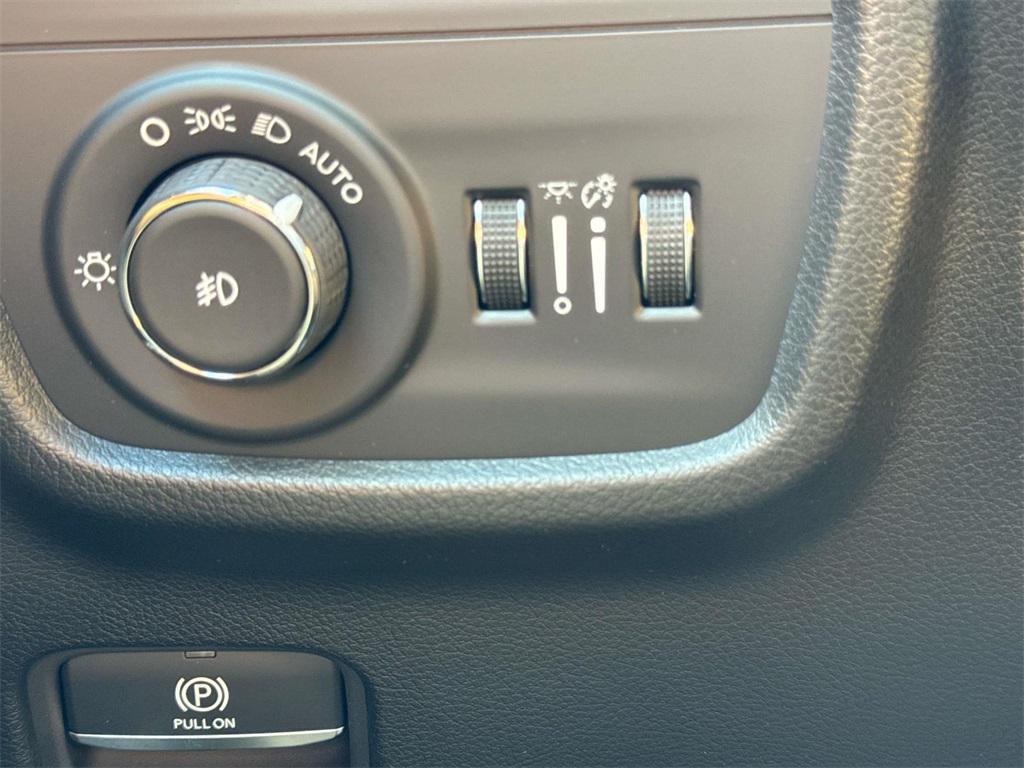 new 2025 Jeep Grand Cherokee car, priced at $59,861