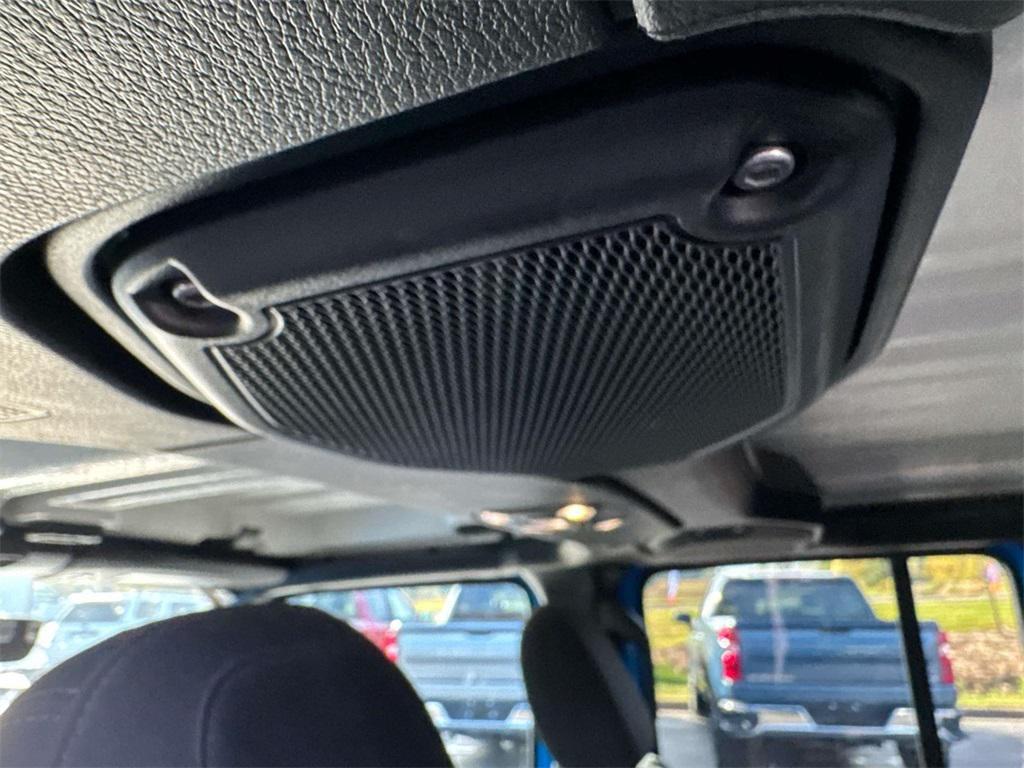 used 2021 Jeep Gladiator car, priced at $21,995