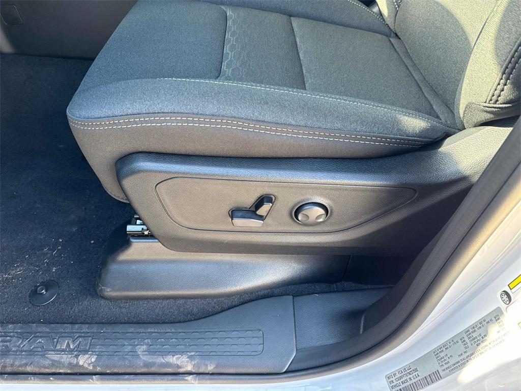 new 2026 Ram 1500 car, priced at $60,016