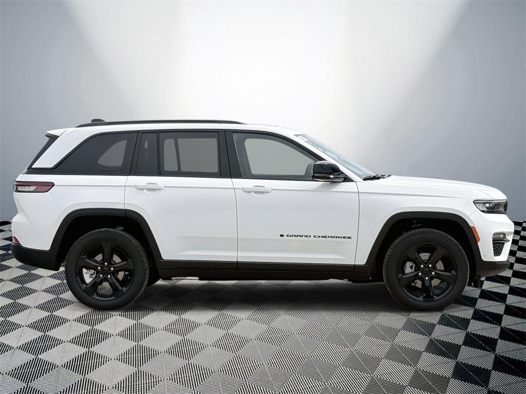 new 2025 Jeep Grand Cherokee car, priced at $52,047