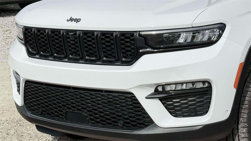 new 2025 Jeep Grand Cherokee car, priced at $52,047