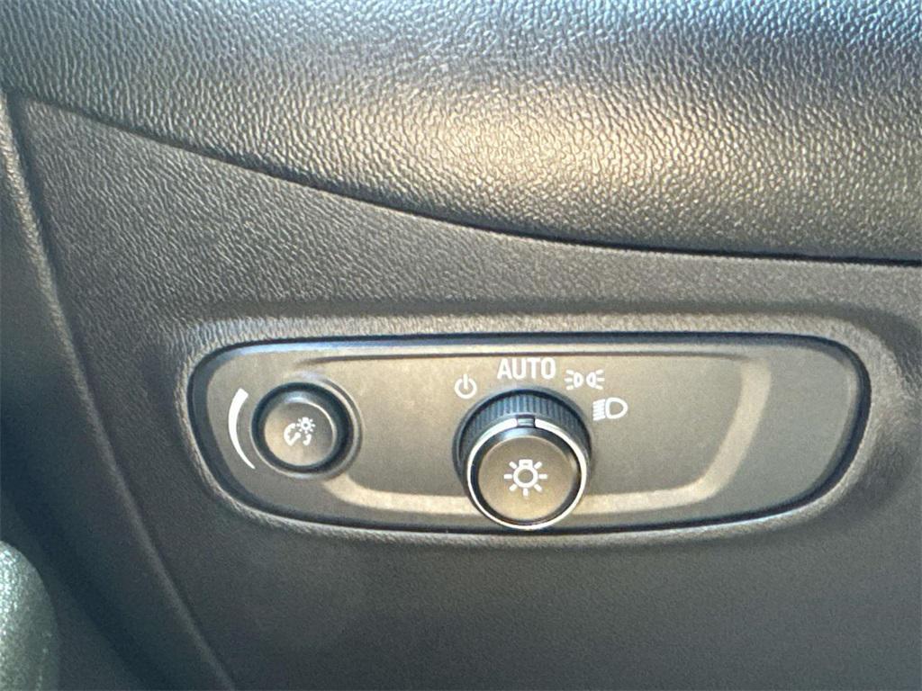 used 2021 Chevrolet Equinox car, priced at $17,900