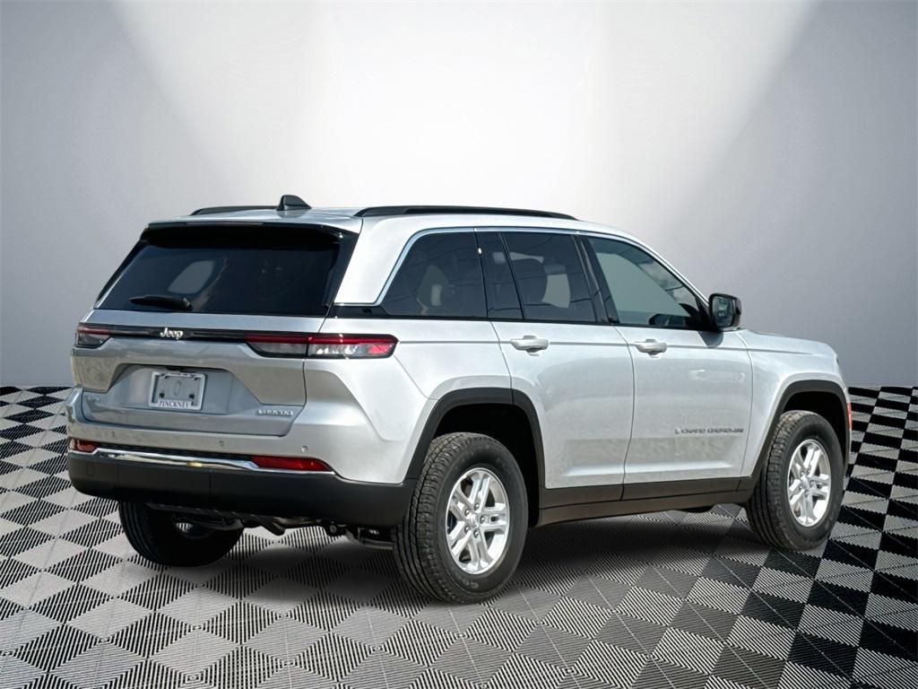new 2025 Jeep Grand Cherokee car, priced at $41,526