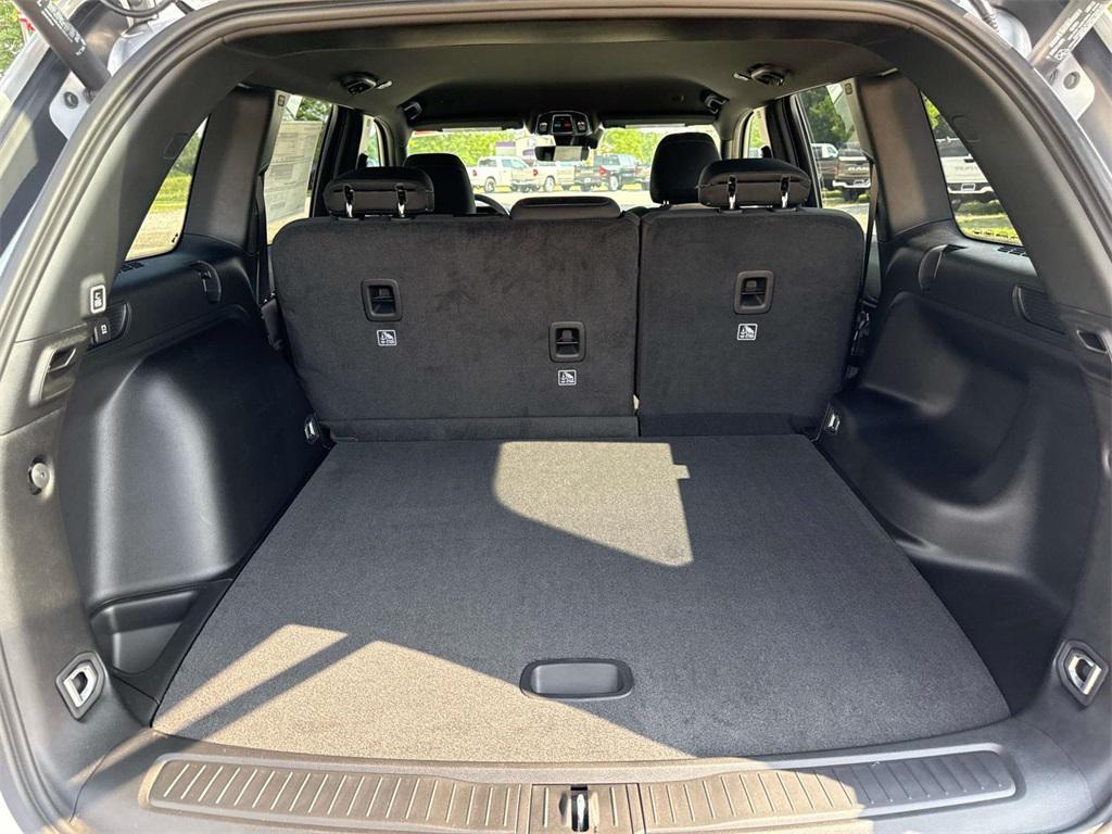 new 2025 Jeep Grand Cherokee car, priced at $41,526