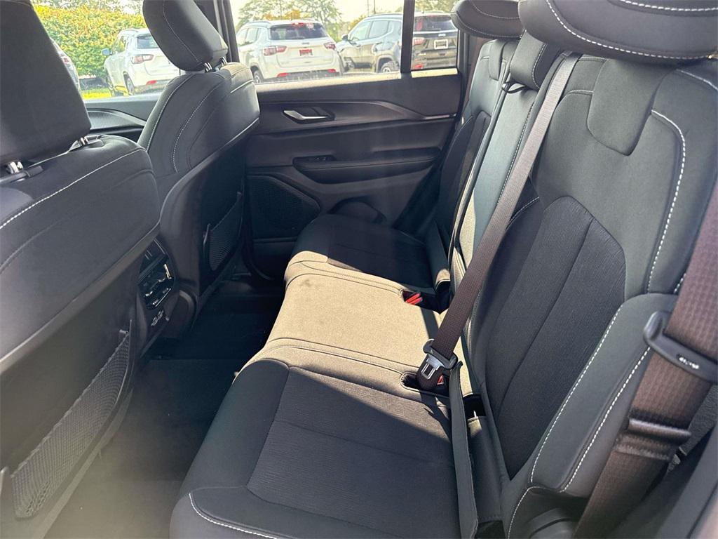 new 2025 Jeep Grand Cherokee car, priced at $41,526