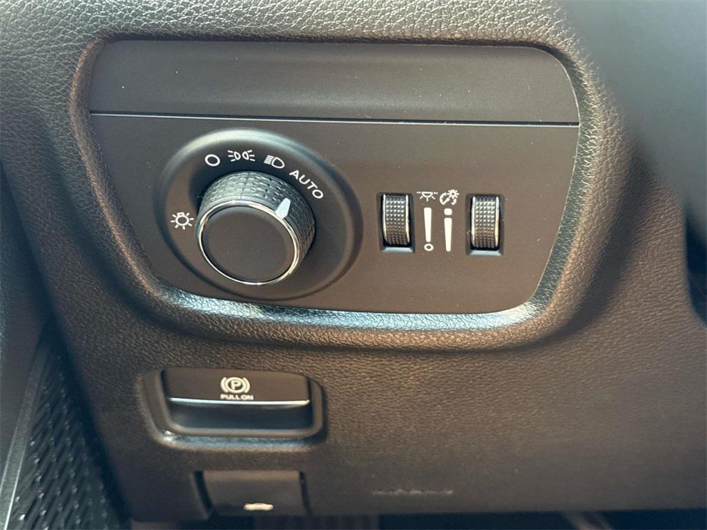 new 2025 Jeep Grand Cherokee car, priced at $41,526