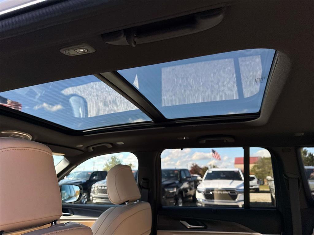 new 2025 Jeep Grand Cherokee car, priced at $56,060