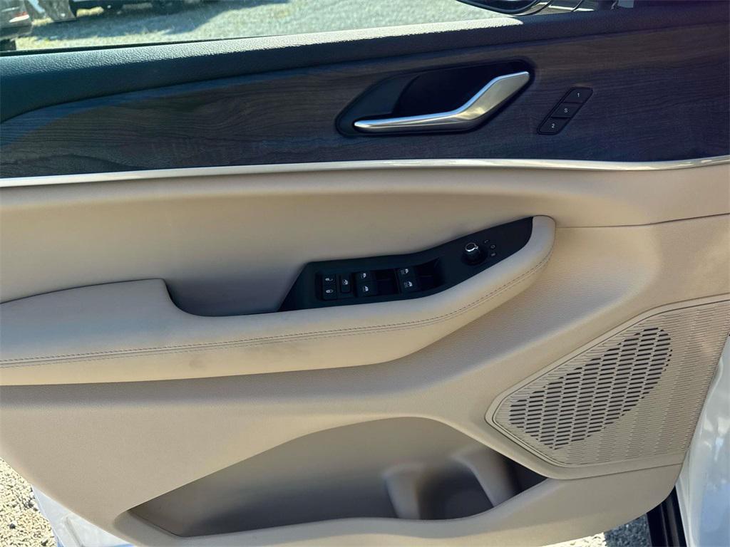 new 2025 Jeep Grand Cherokee car, priced at $56,060