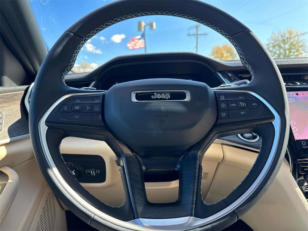 new 2025 Jeep Grand Cherokee car, priced at $56,060