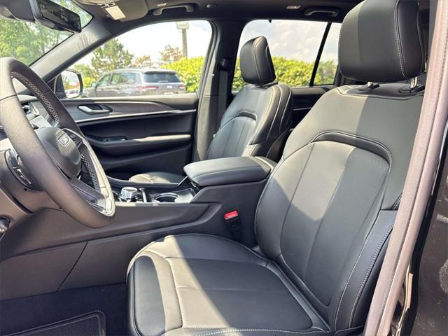 new 2025 Jeep Grand Cherokee car, priced at $52,438