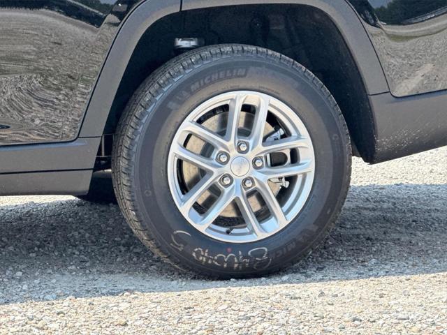 new 2025 Jeep Grand Cherokee L car, priced at $44,458