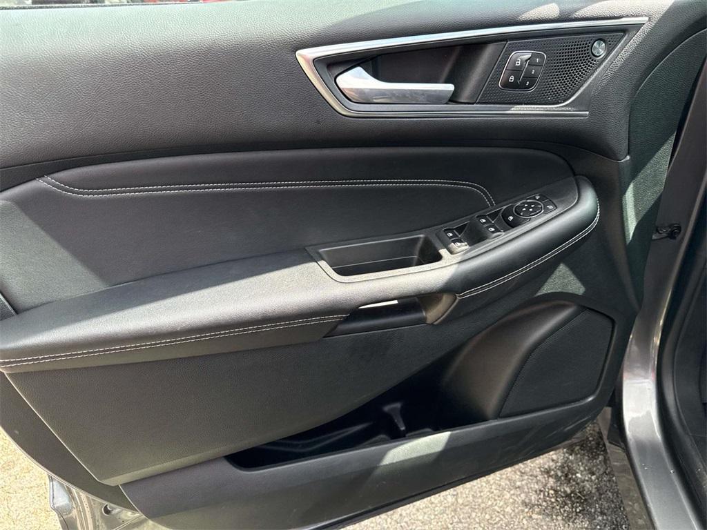 used 2023 Ford Edge car, priced at $25,000